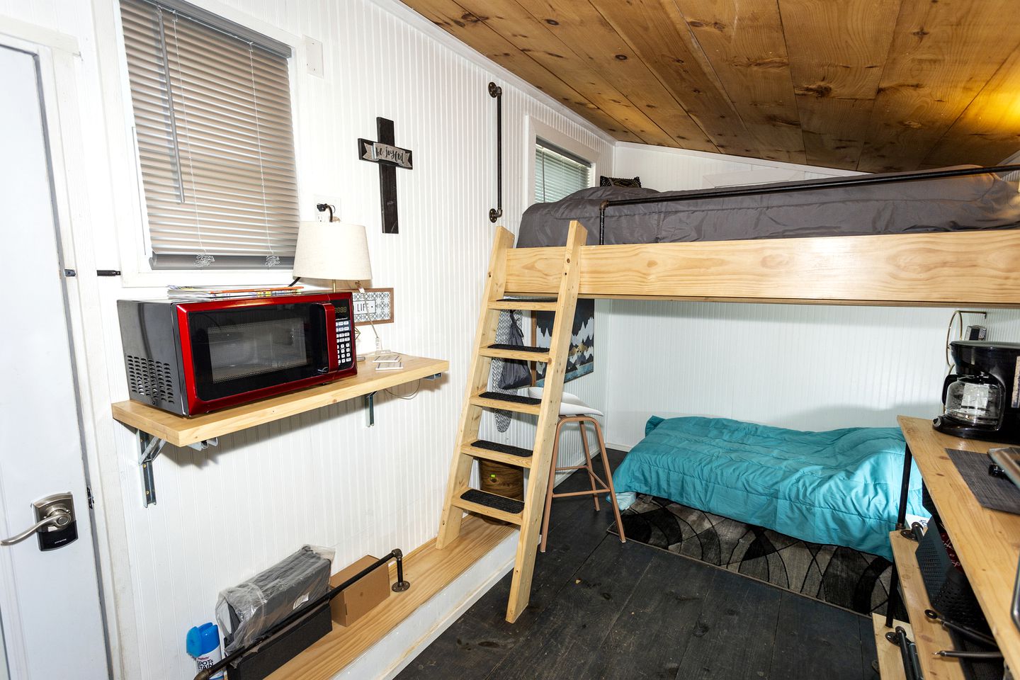 Cozy Tiny House Glamping Destination in Mill Spring, North Carolina