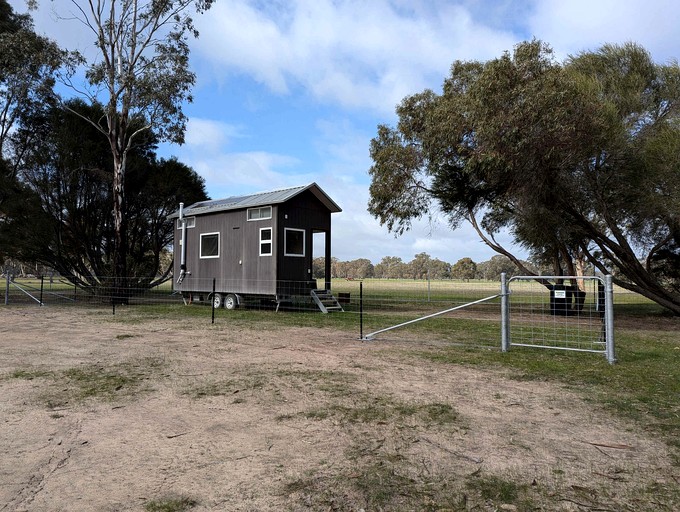 Tiny Houses (Australia, Dadswells Bridge, Victoria)