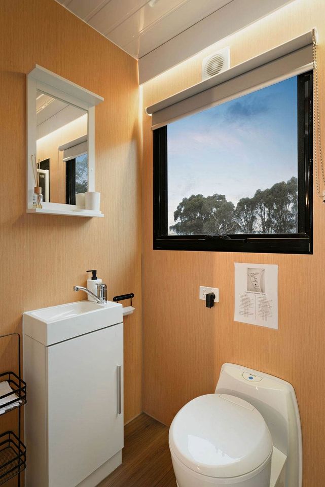 Cozy Tiny House with Lovely Outdoor Area and BBQ in Purdeet, Victoria