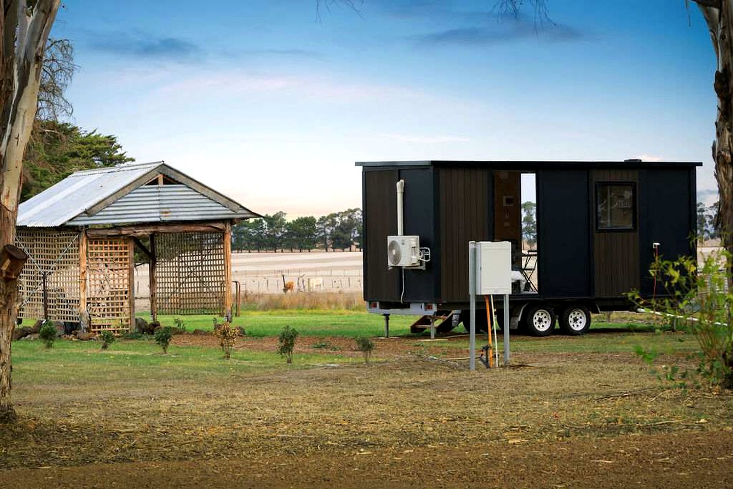Cozy Tiny House with Lovely Outdoor Area and BBQ in Purdeet, Victoria