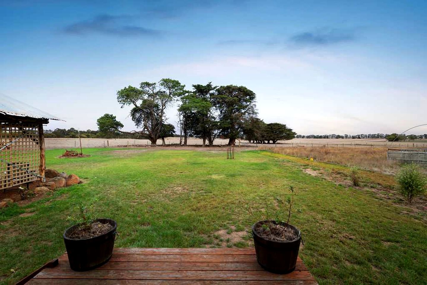 Cozy Tiny House with Lovely Outdoor Area and BBQ in Purdeet, Victoria