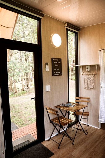 Cabins (Australia, Coffs Harbour, New South Wales)