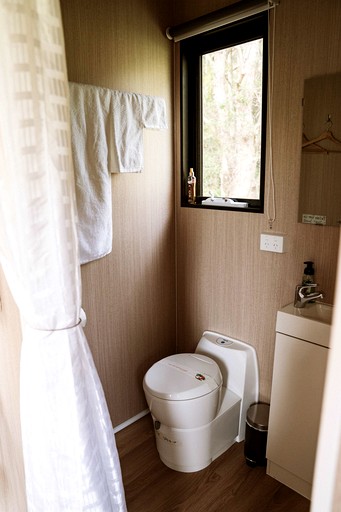 Cabins (Australia, Coffs Harbour, New South Wales)