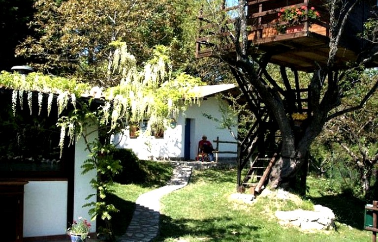 Tree Houses (Corvara, Abruzzo, Italy)