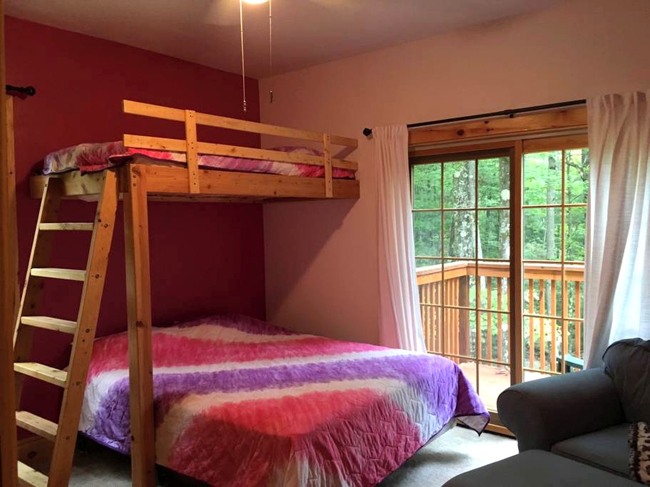 Cozy Vacation Rental for 10 with a Fire Pit in Jim Thorpe, Pennsylvania