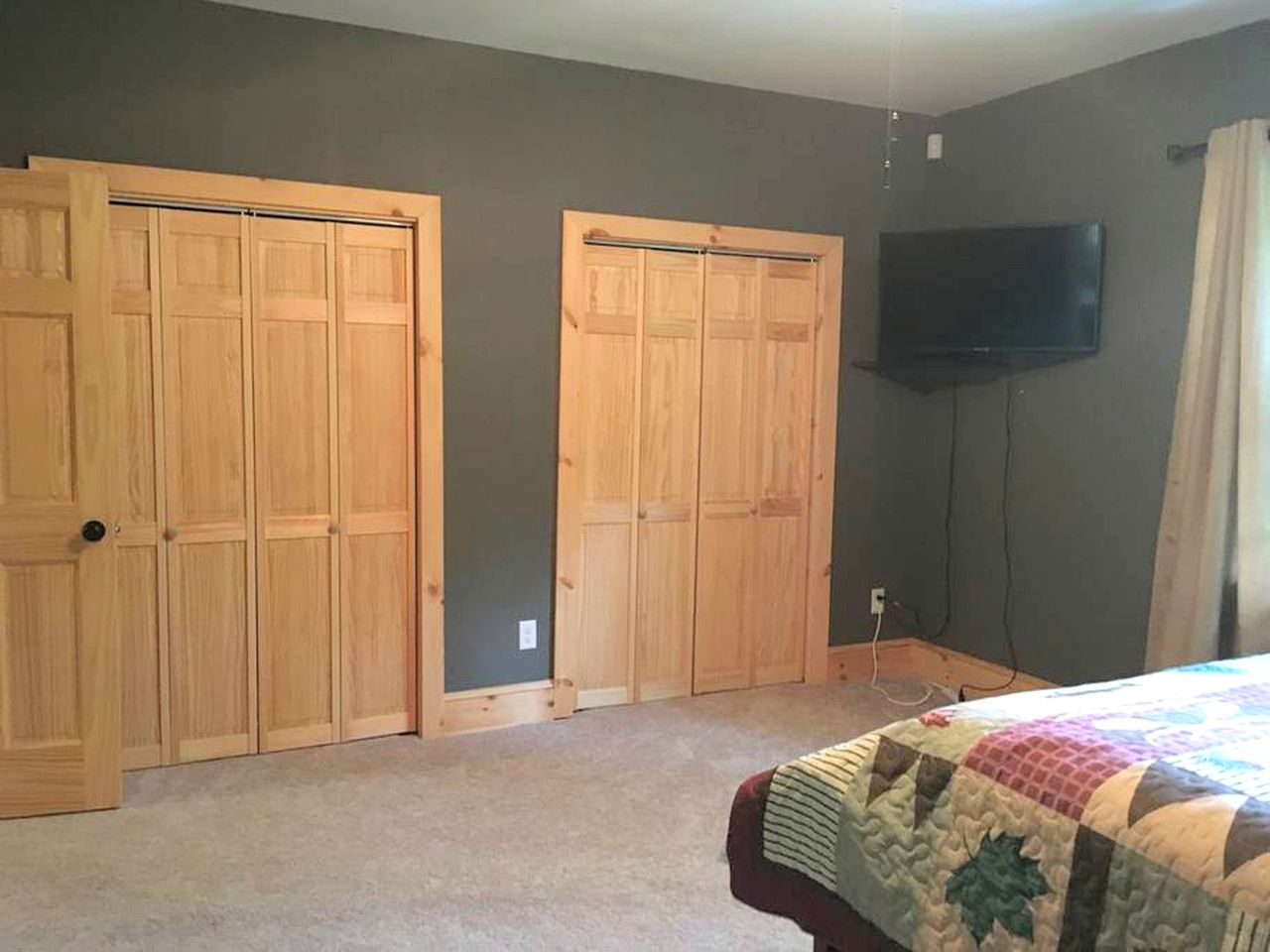 Cozy Vacation Rental for 10 with a Fire Pit in Jim Thorpe, Pennsylvania