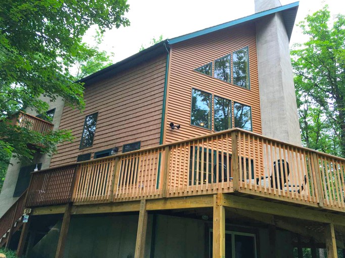 Cabins (Jim Thorpe, Pennsylvania, United States)