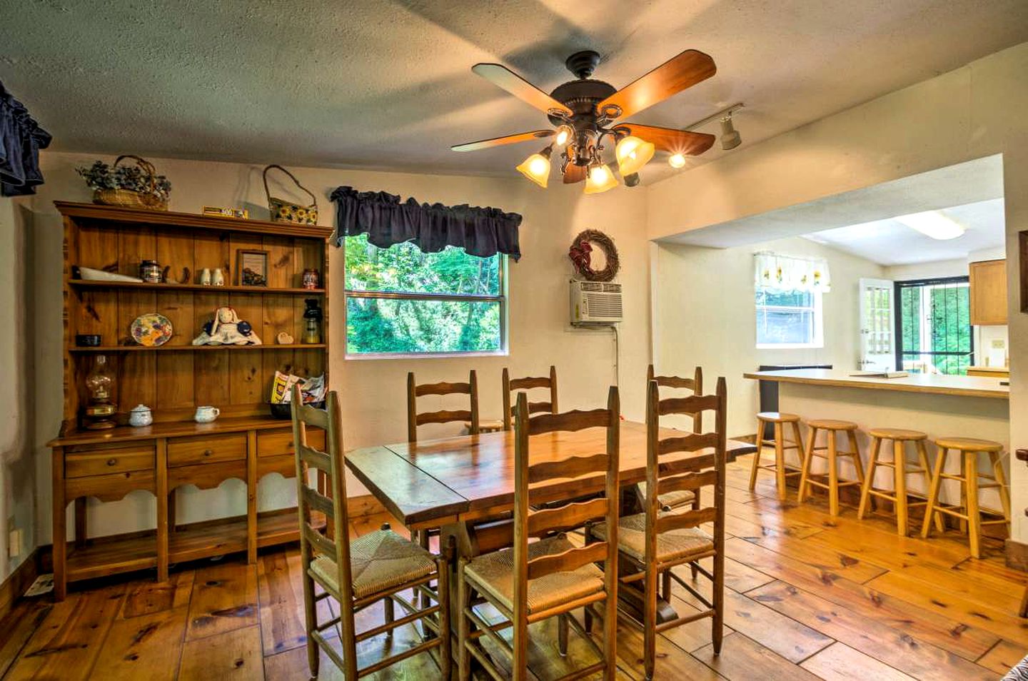 Cozy Vacation Rental for a Family Getaway near Asheville, North Carolina