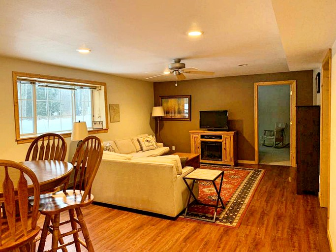 Vacation Rentals (Esko, Minnesota, United States)