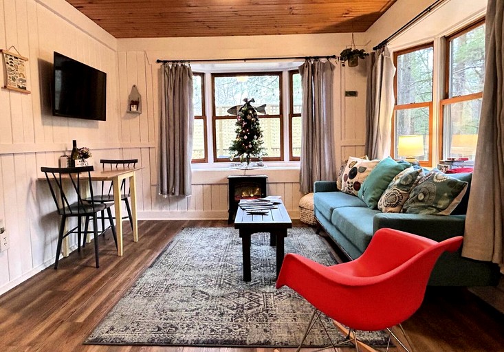 Cabins (United States of America, Traverse City, Michigan)