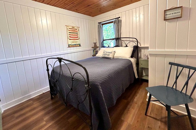 Cabins (United States of America, Traverse City, Michigan)