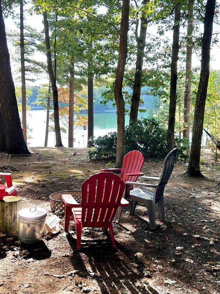 Cozy Vintage Lake Cabin with Hot Tub & Beach Access near Traverse City, Northern Michigan