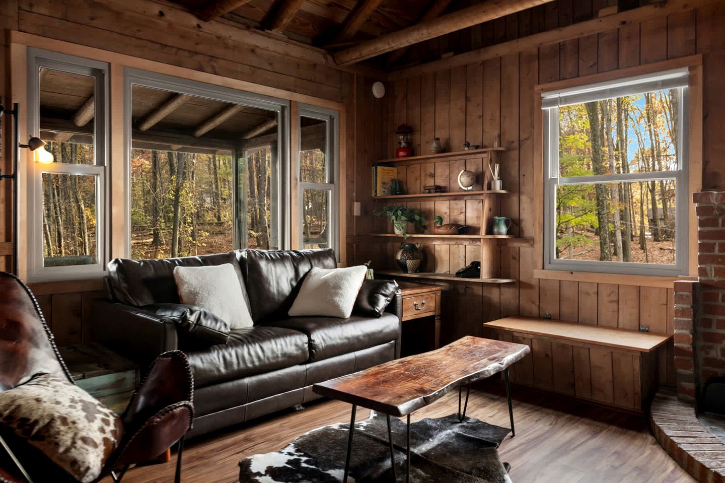 Spectacular Lofted Cabin with Screened Porch, BBQ, and Fire Pit in West Virginia