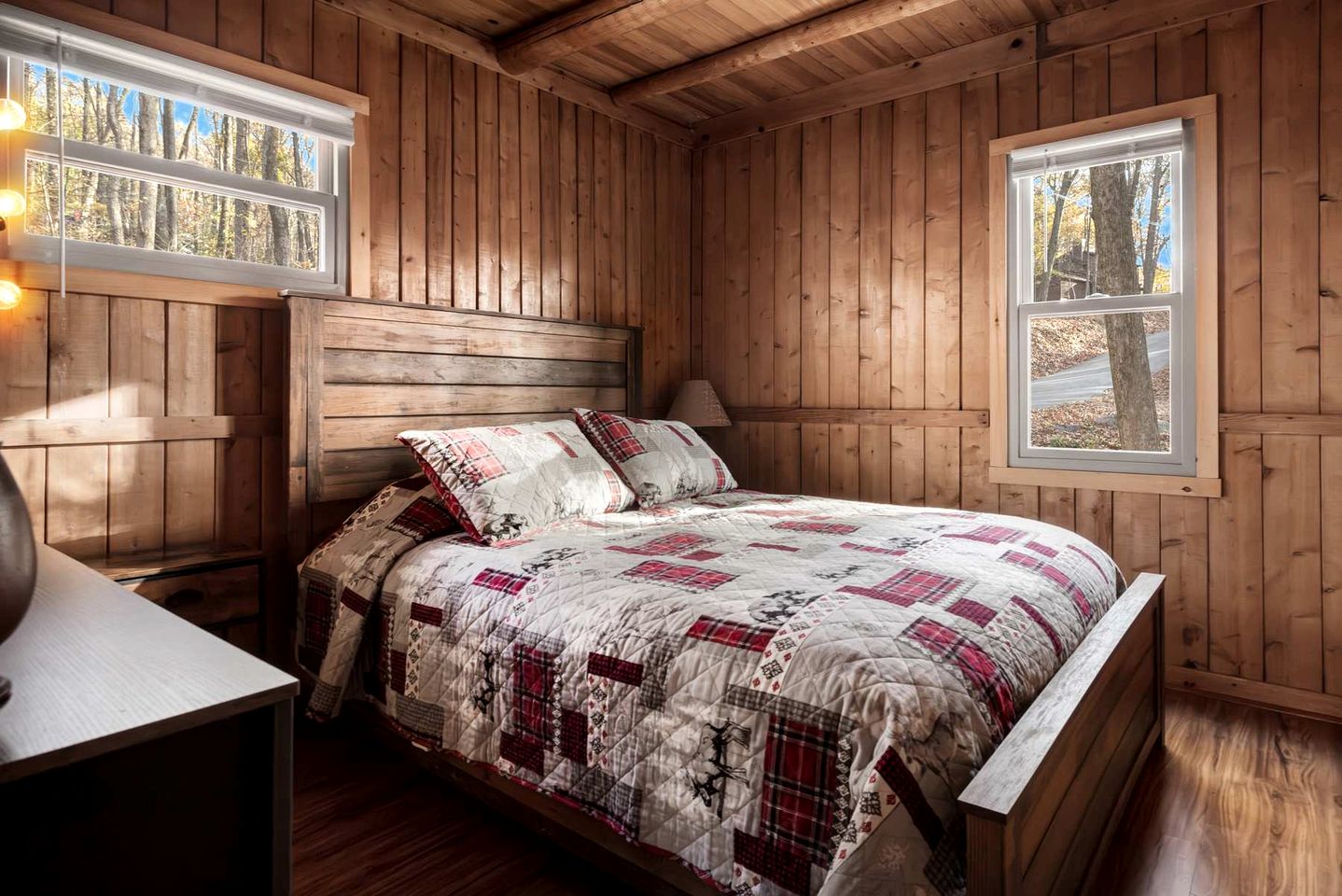 Spectacular Lofted Cabin with Screened Porch, BBQ, and Fire Pit in West Virginia