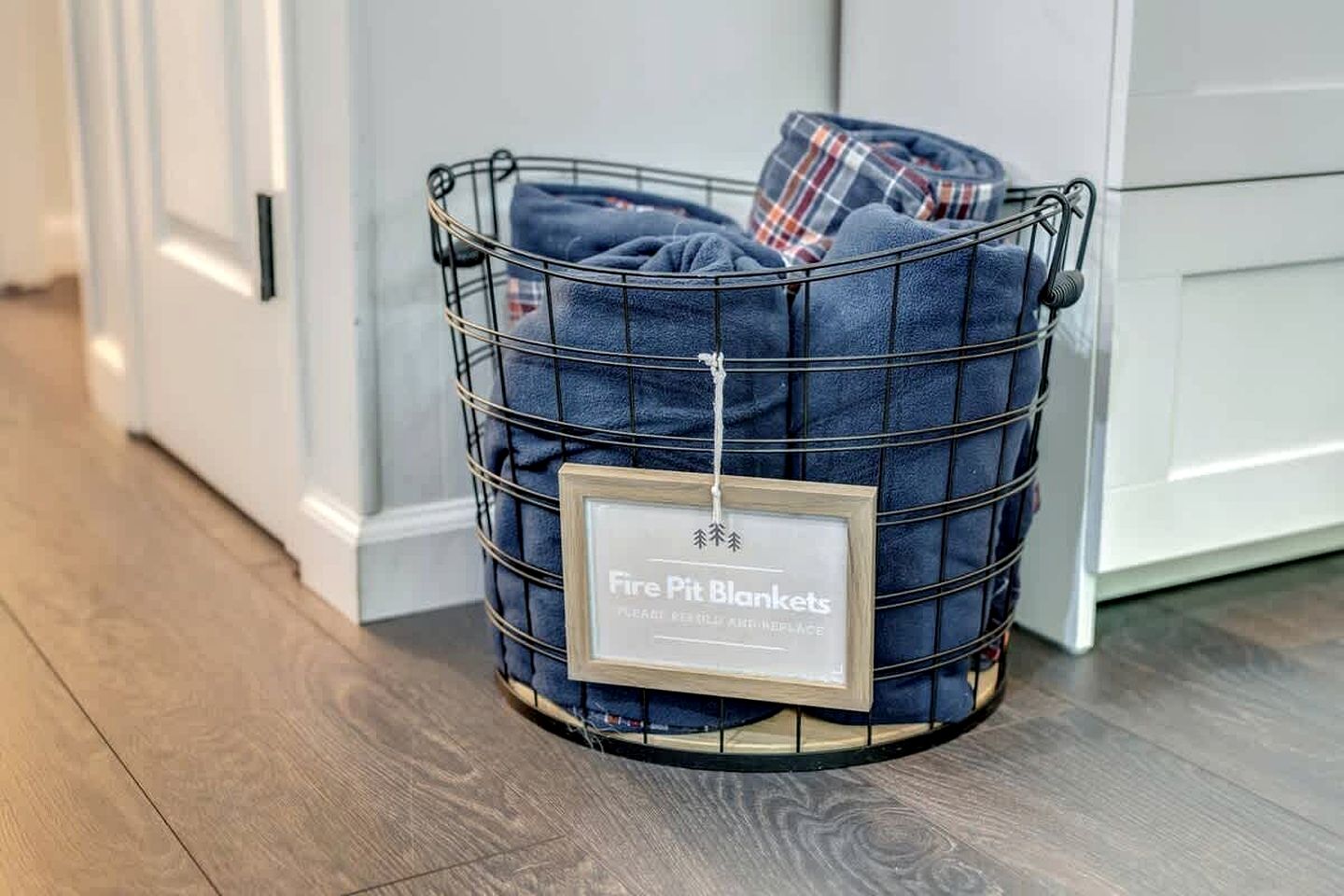 Cozy Cabin with Cute Gazebo and Fire Pit, near Sleepy Creek and Harpers Ferry National Historical Park, West Virginia