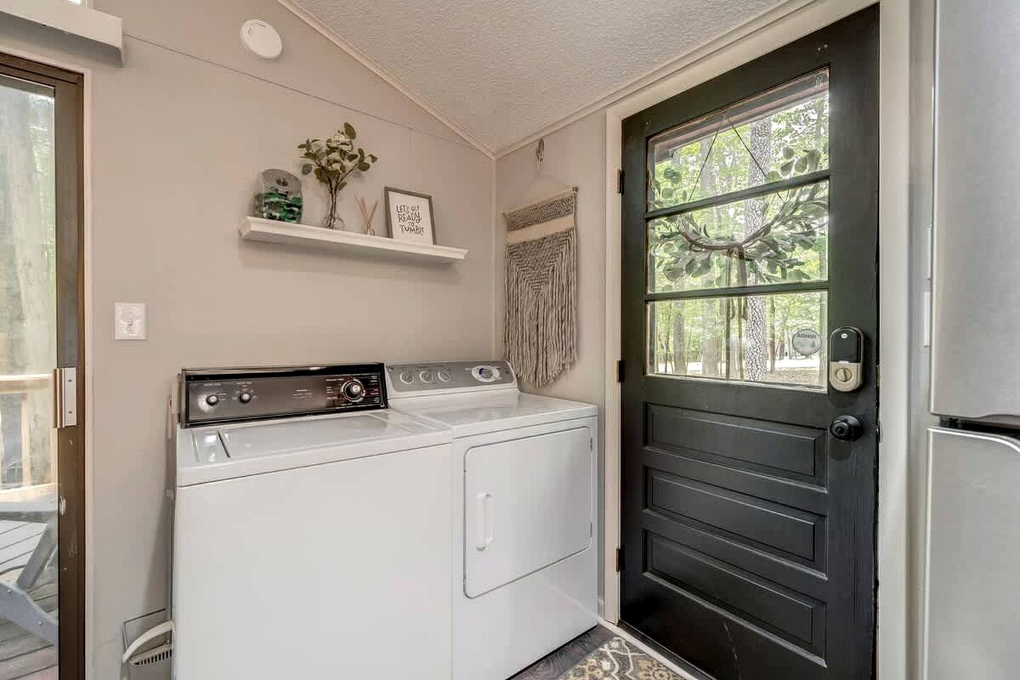 Cozy Cabin with Cute Gazebo and Fire Pit, near Sleepy Creek and Harpers Ferry National Historical Park, West Virginia