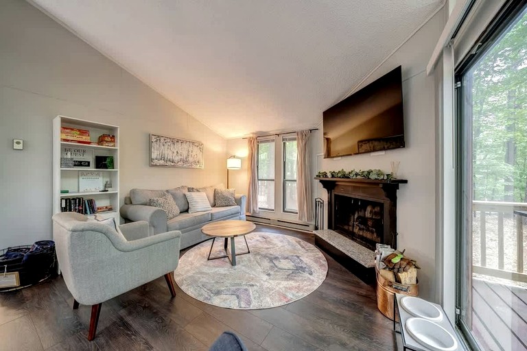 Cabins (United States of America, Hedgesville, West Virginia)