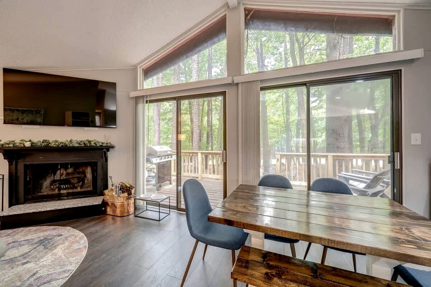 Cozy Cabin with Cute Gazebo and Fire Pit, near Sleepy Creek and Harpers Ferry National Historical Park, West Virginia