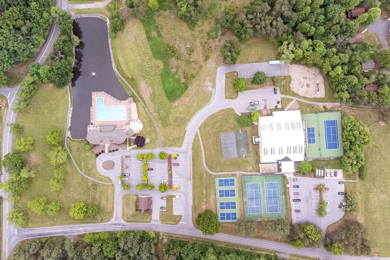 Cabins (United States of America, Hedgesville, West Virginia)