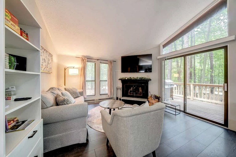 Cabins (United States of America, Hedgesville, West Virginia)