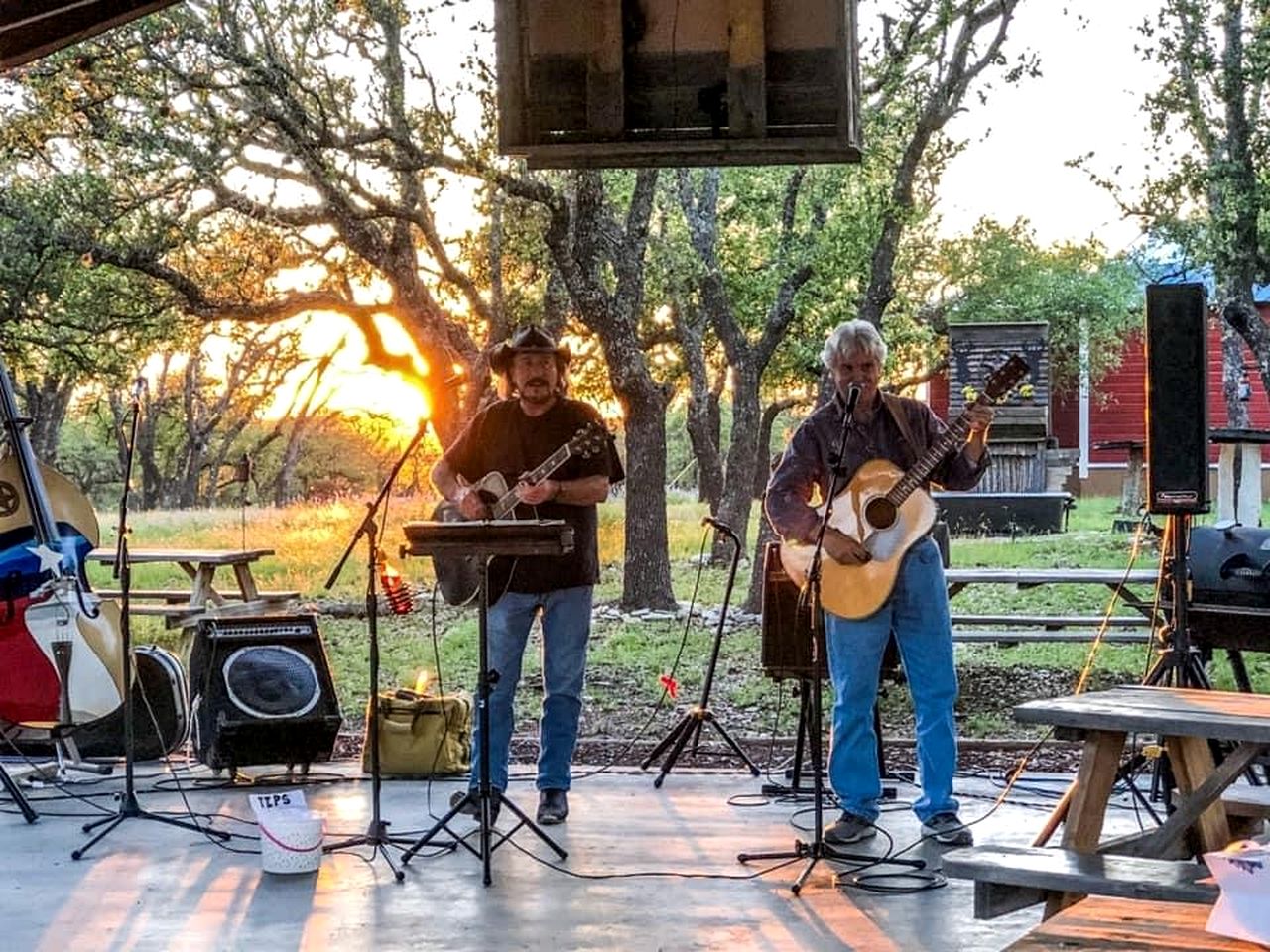 Cozy Wildlife Cabin with Private Porch and Stargazing near Mountain Home, Texas