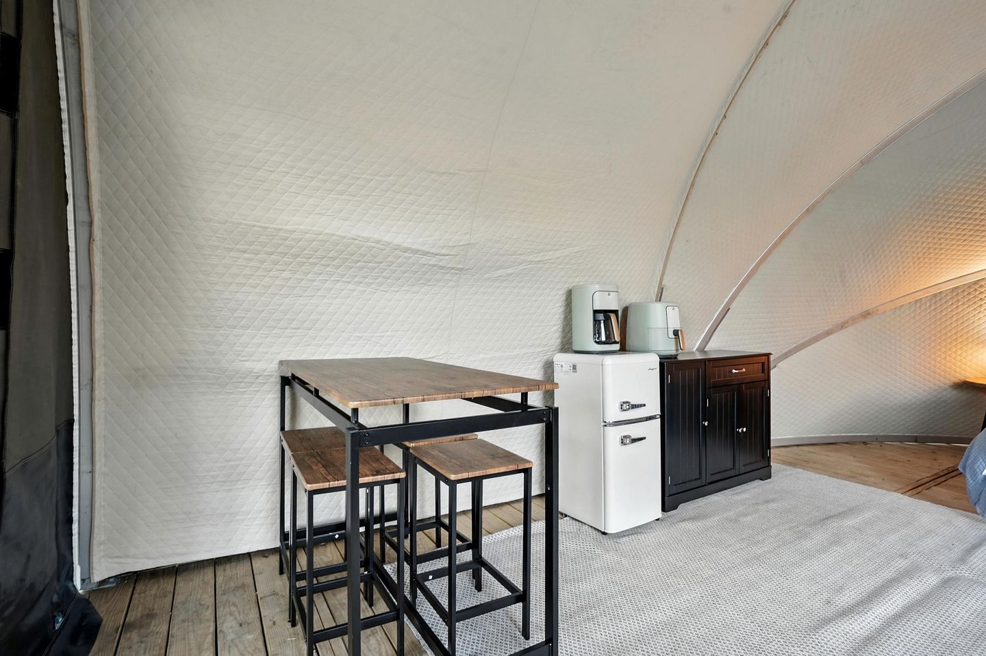 Secluded Boutique Glamping Retreat with Forest Views Near Mount Rushmore, Black Hills SD