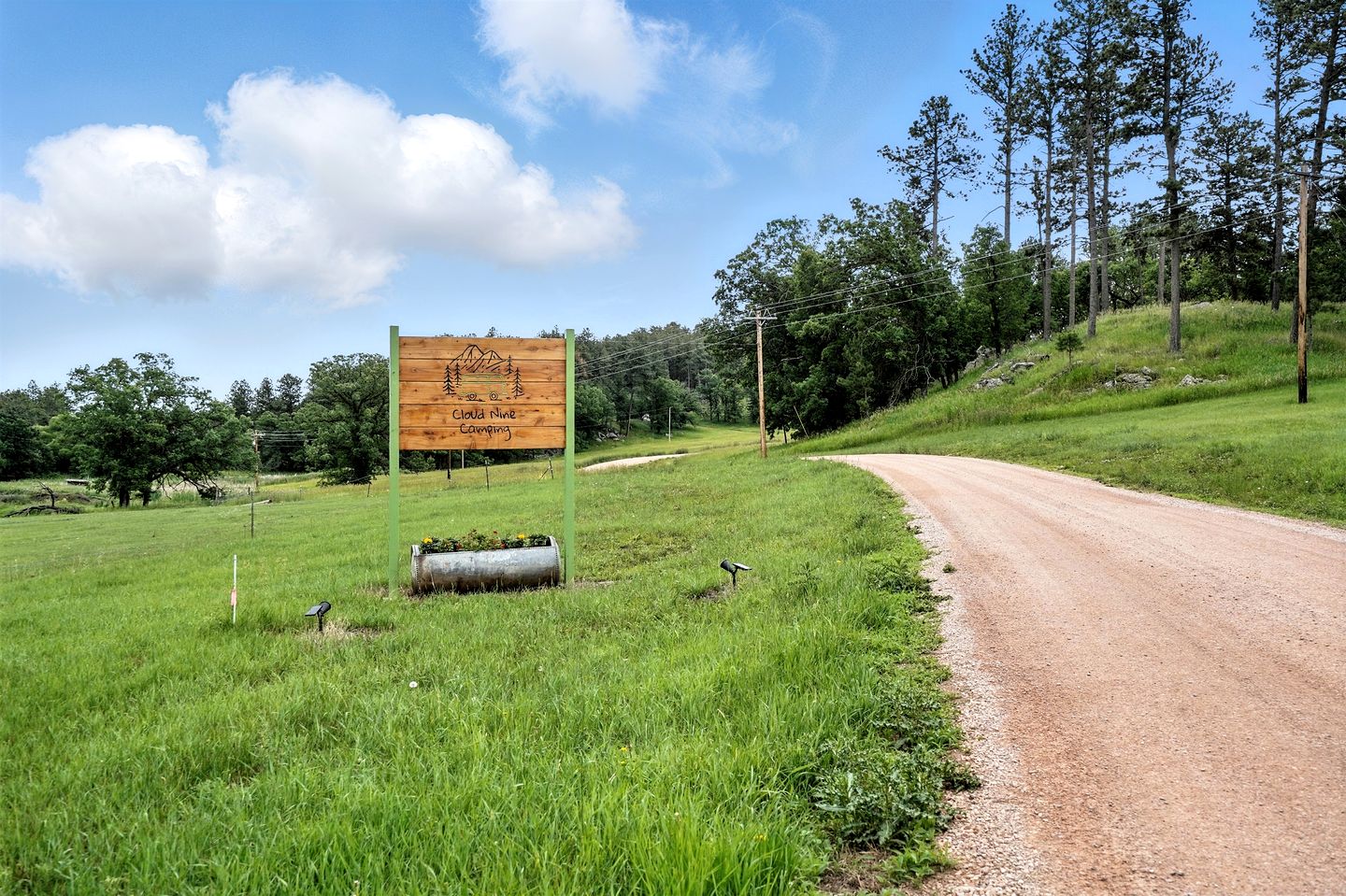 Secluded Boutique Glamping Retreat with Forest Views Near Mount Rushmore, Black Hills SD