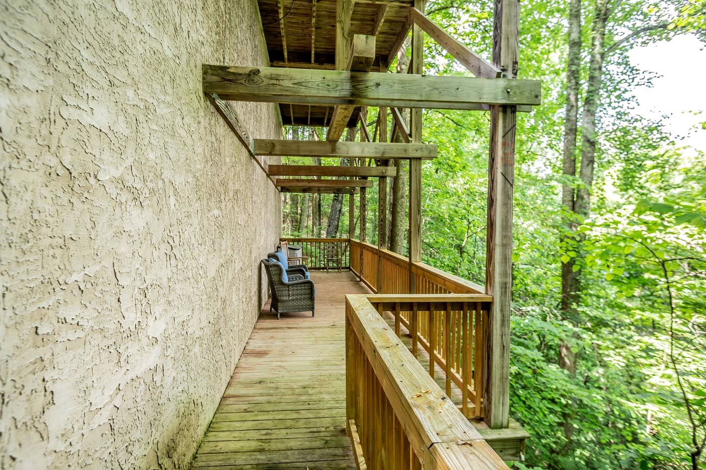 Cozy Wooden Cabin Nestled Amidst Trees in Sevierville, Tennessee