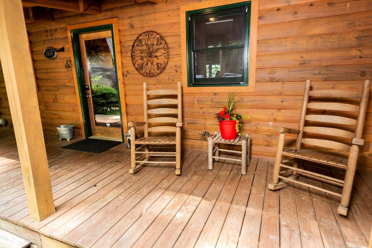 Cozy Wooden Cabin Nestled Amidst Trees in Sevierville, Tennessee