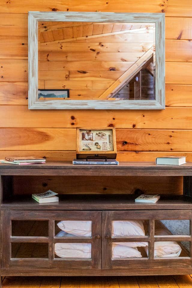 Cozy Wooden Cabin Nestled Amidst Trees in Sevierville, Tennessee