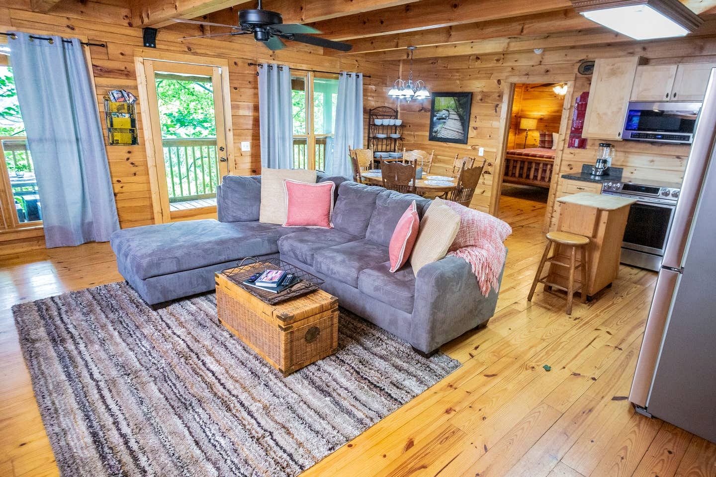 Cozy Wooden Cabin Nestled Amidst Trees in Sevierville, Tennessee