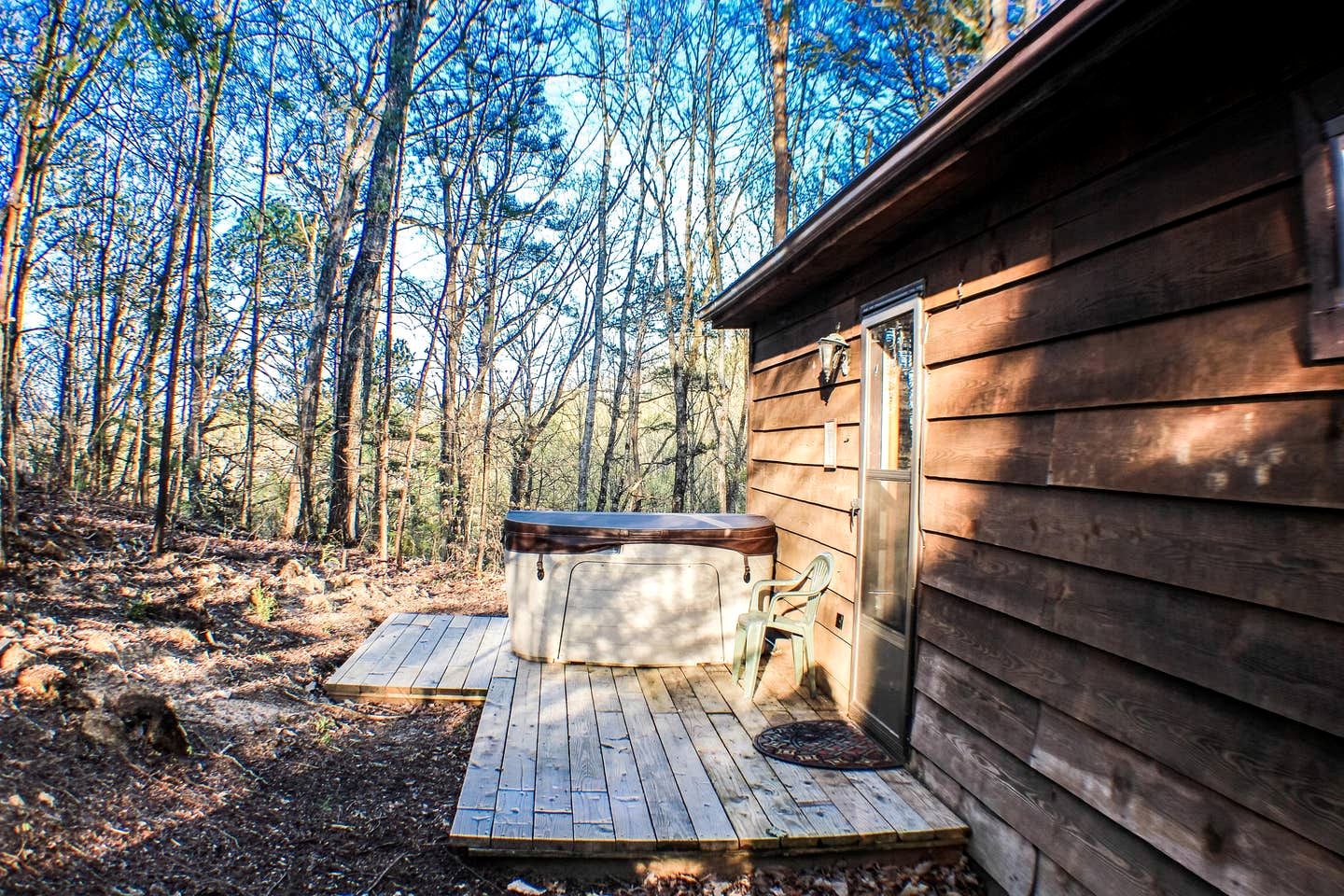 Cozy Wooden Rustic Cabin with Hot-tub in Sevierville, Tennessee