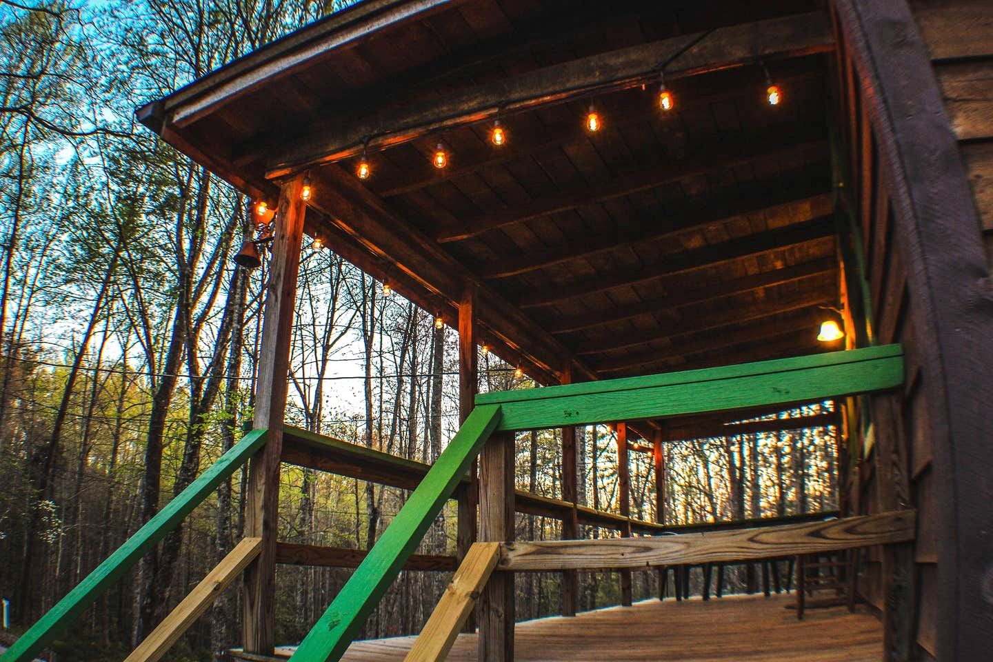 Cozy Wooden Rustic Cabin with Hot-tub in Sevierville, Tennessee