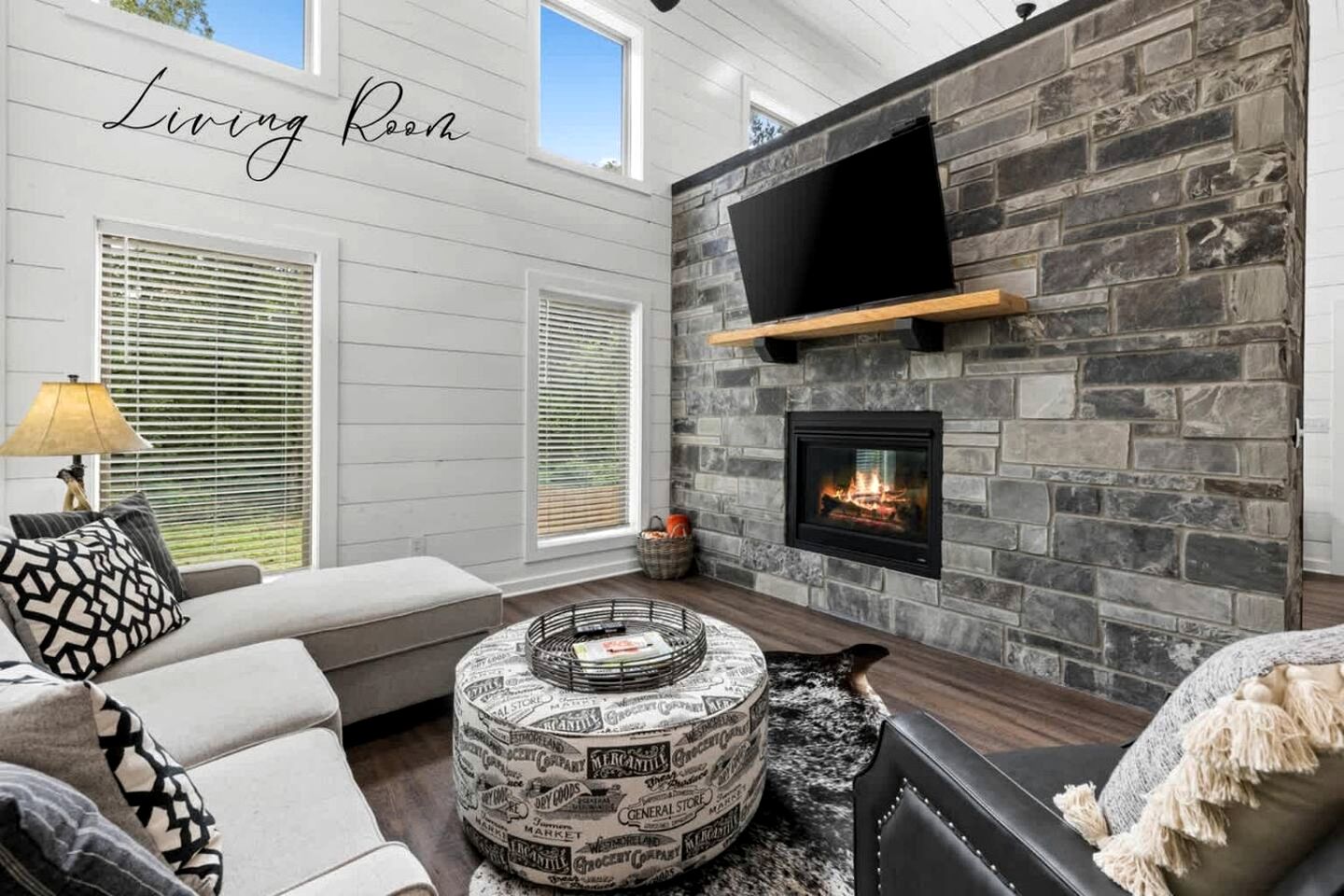 Cozy Woodland Cabin with Hot Tub & Fire Pit Near Broken Bow Lake, Broken Bow OK