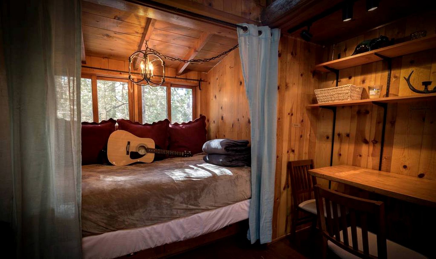 Cozy and Historic Cabin Rental with Loft in Woodlands of Idyllwild, California