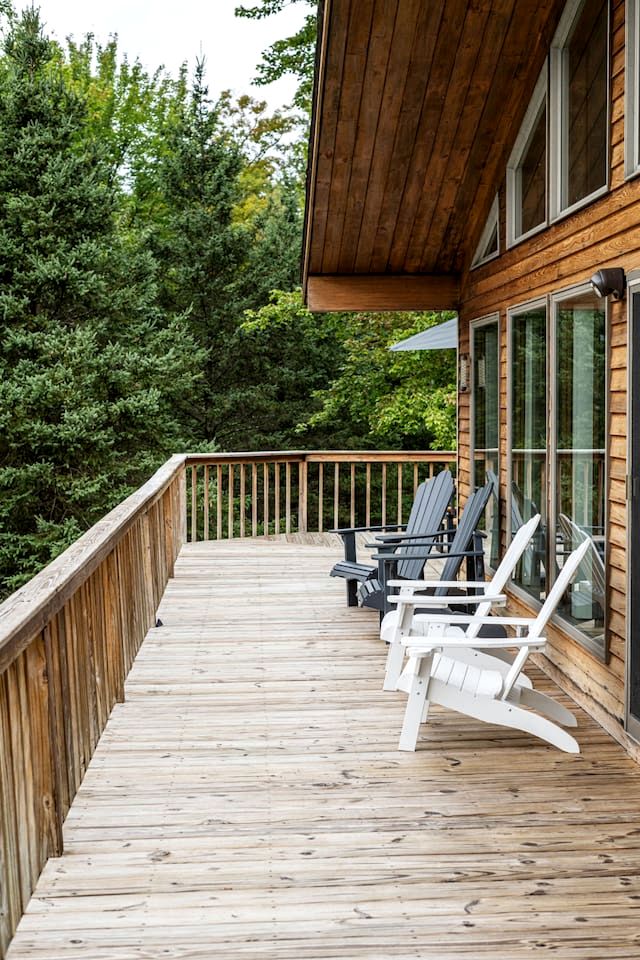 Cozy Cabin Retreat with Fire Pit, Sauna & Game Room in Franklin, New York