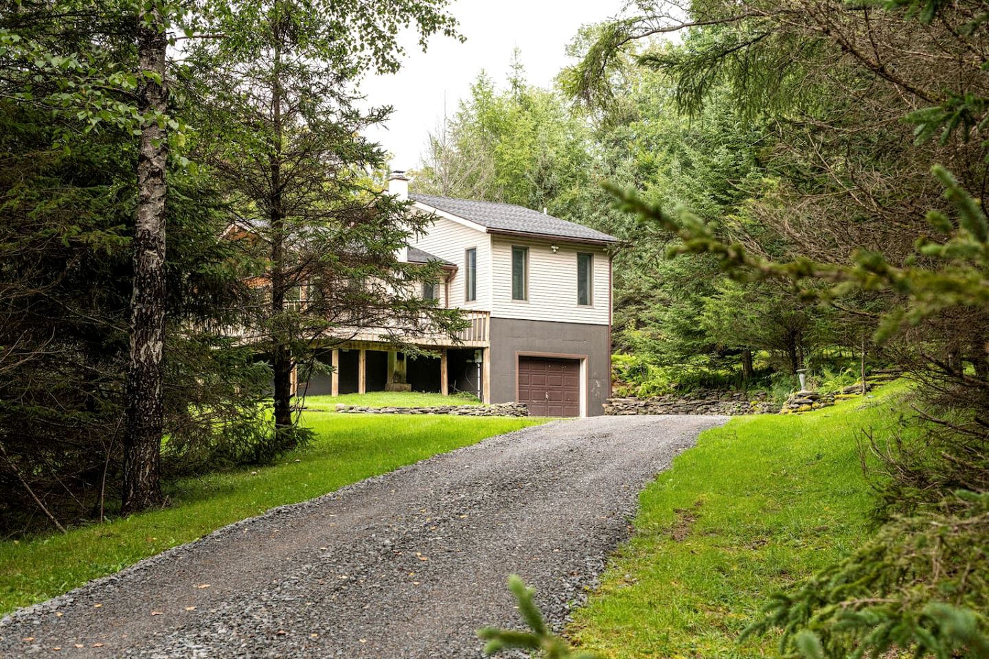 Cozy Cabin Retreat with Fire Pit, Sauna & Game Room in Franklin, New York