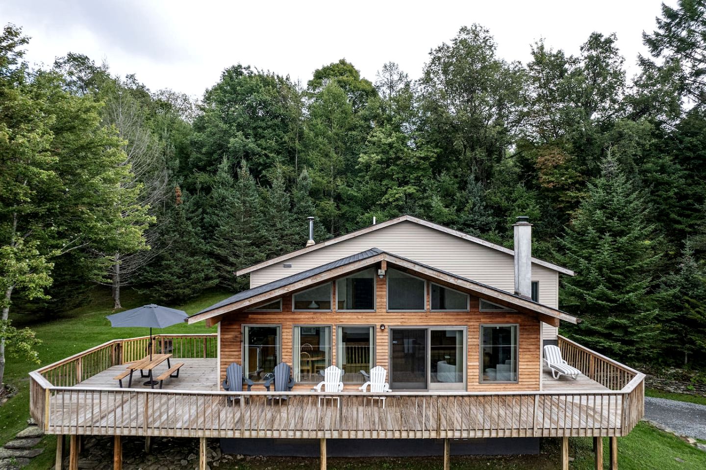 Cozy Cabin Retreat with Fire Pit, Sauna & Game Room in Franklin, New York