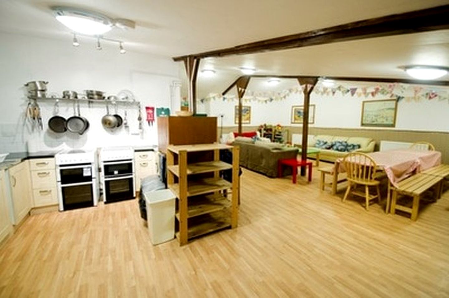Cozy Yurts with Beautiful Tree Backdrop near Southampton, England