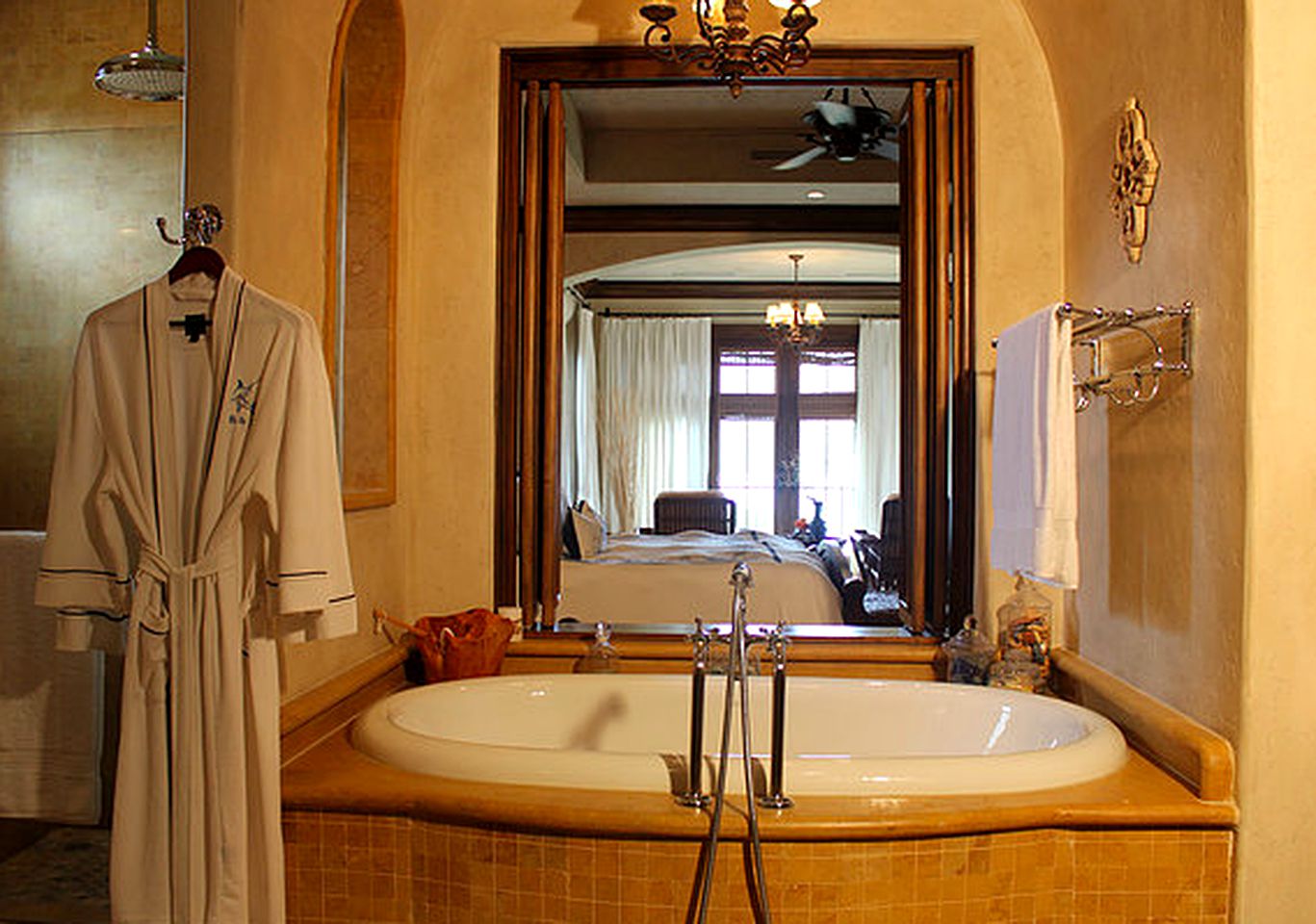 Stunning Luxury Villa Retreat with Amazing Ocean Views in Herradura, Costa Rica