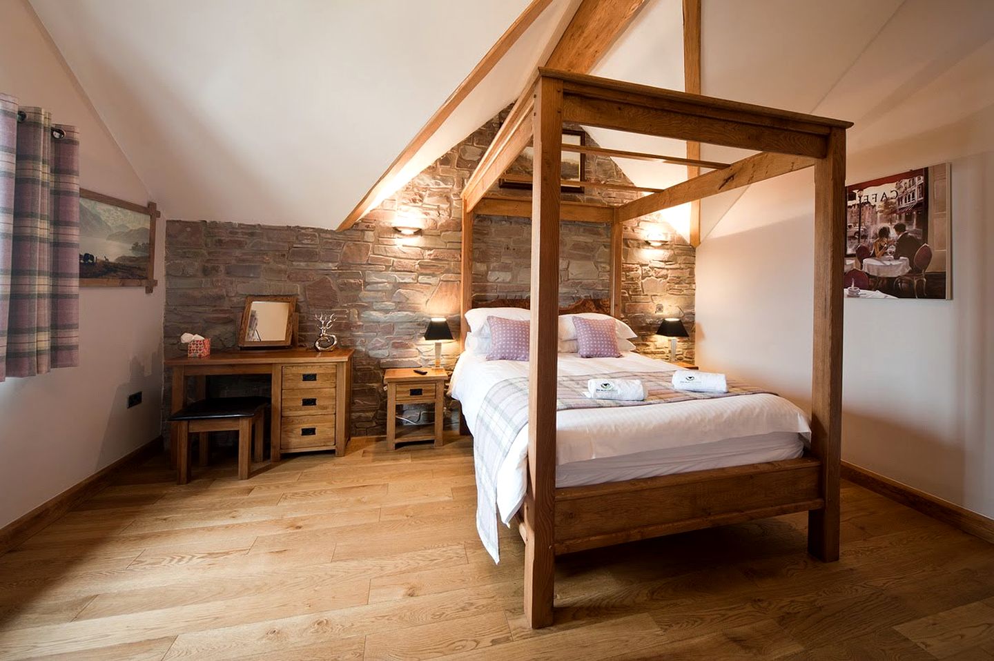 Beautiful Spacious Multi-Unit Rental for Large Groups for a Peaceful Getaway in the Brecon Beacons National Park, Wales