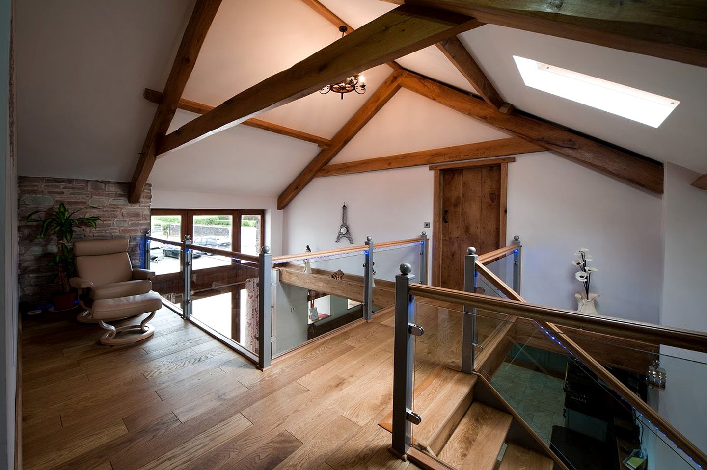 Beautiful Spacious Multi-Unit Rental for Large Groups for a Peaceful Getaway in the Brecon Beacons National Park, Wales