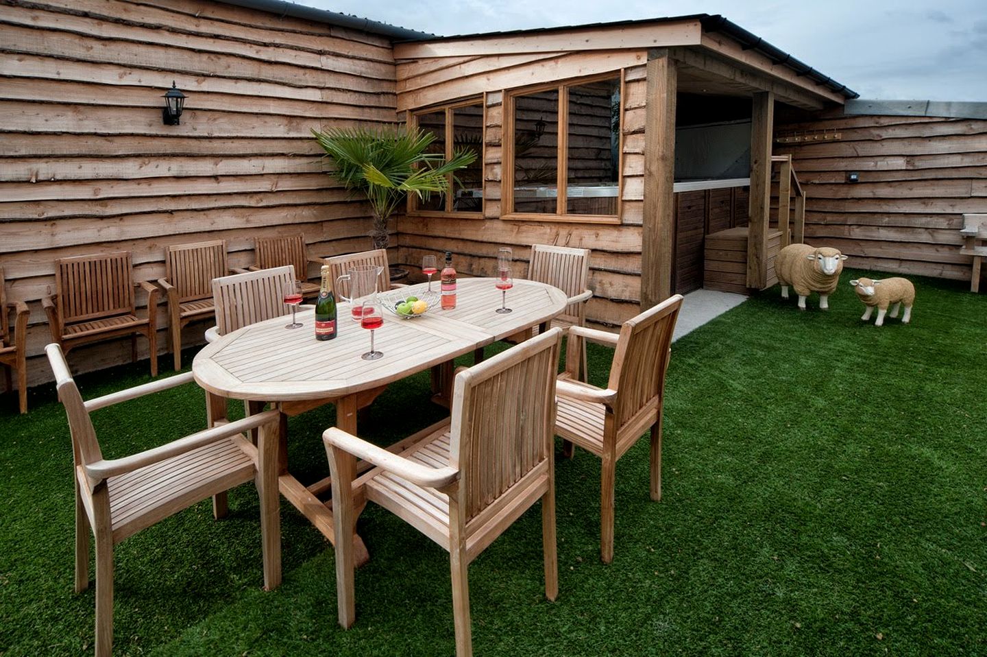 Beautiful Spacious Multi-Unit Rental for Large Groups for a Peaceful Getaway in the Brecon Beacons National Park, Wales