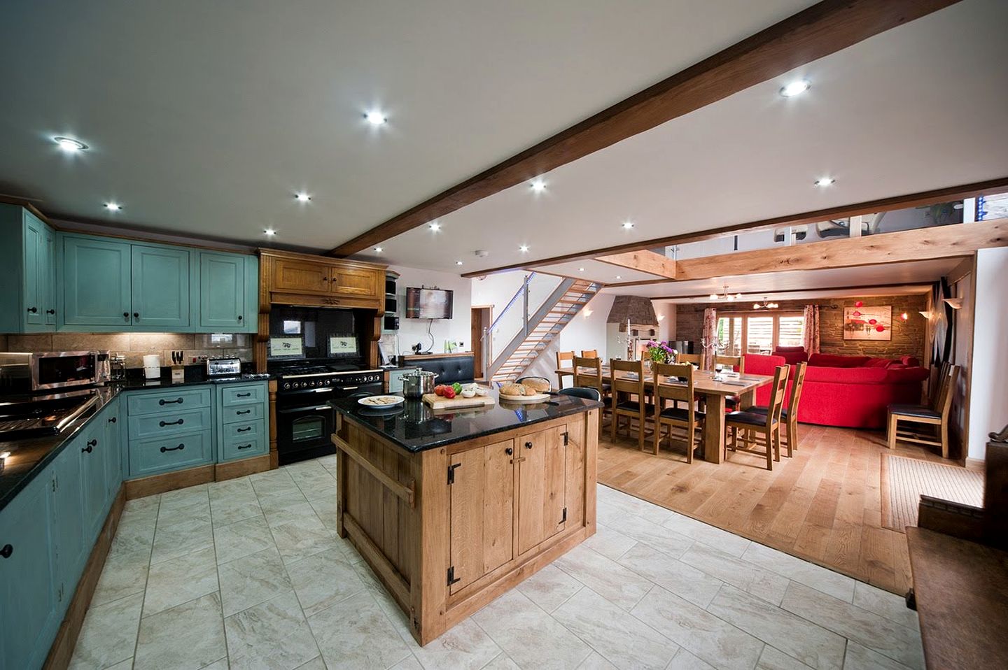 Beautiful Spacious Multi-Unit Rental for Large Groups for a Peaceful Getaway in the Brecon Beacons National Park, Wales