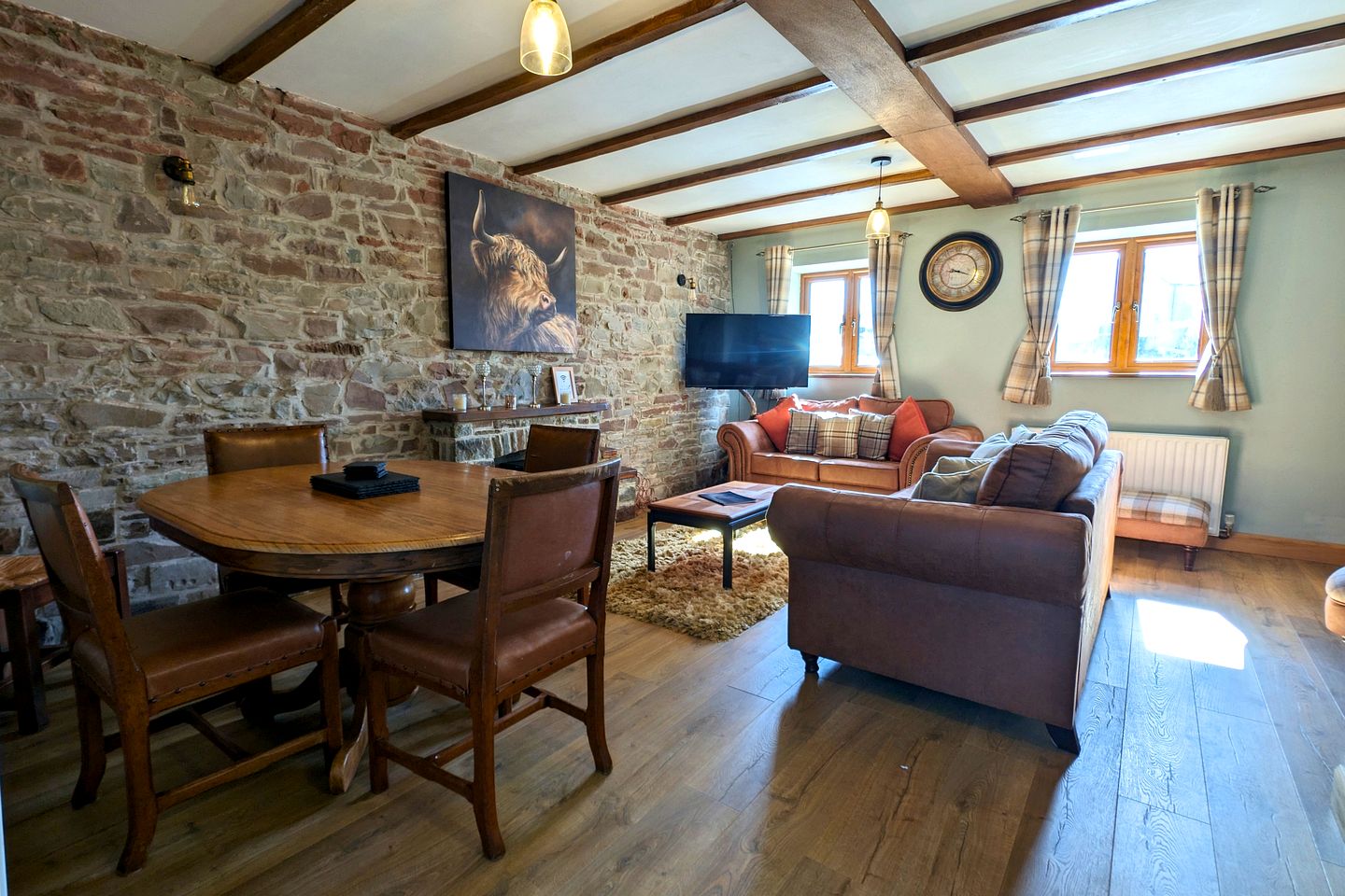 Beautiful Spacious Multi-Unit Rental for Large Groups for a Peaceful Getaway in the Brecon Beacons National Park, Wales