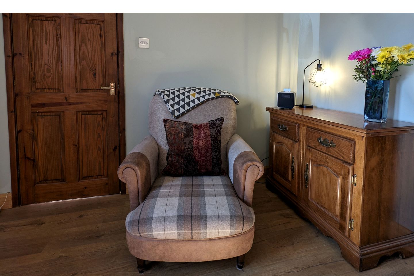 Beautiful Spacious Multi-Unit Rental for Large Groups for a Peaceful Getaway in the Brecon Beacons National Park, Wales