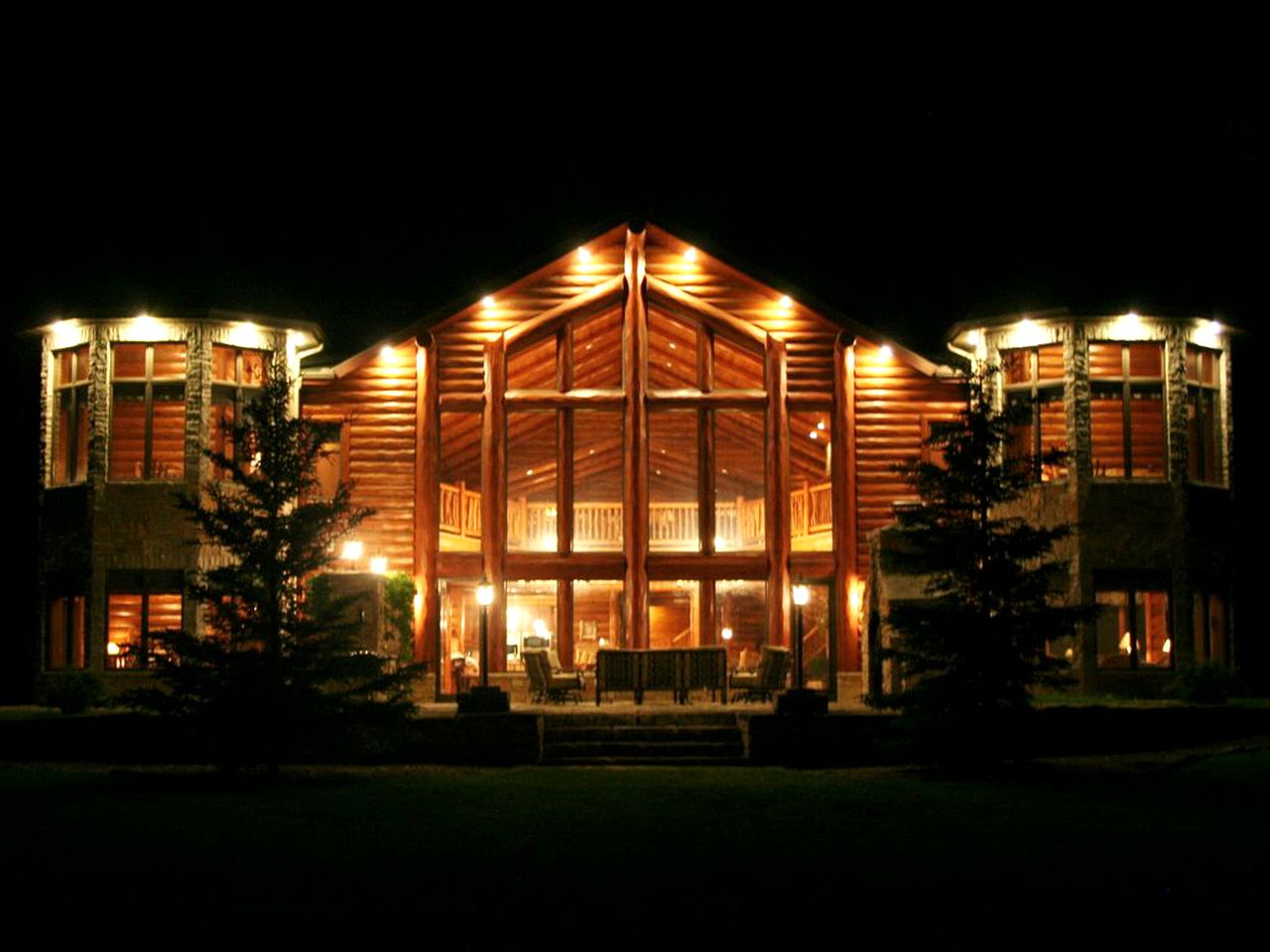 Grand Luxurious Log Cabin on Cranberry Lake in Eagle River, Wisconsin