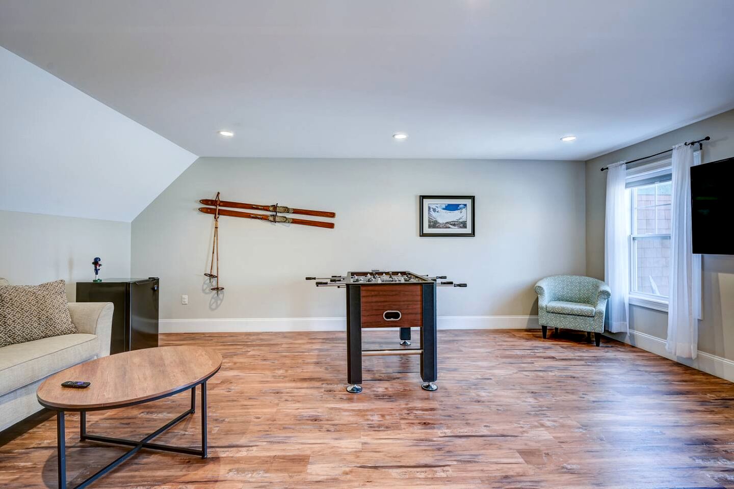 Luxury Mountain Townhouse with Private Hot Tub Near Cranmore Mountain Resort, North Conway, New Hampshire