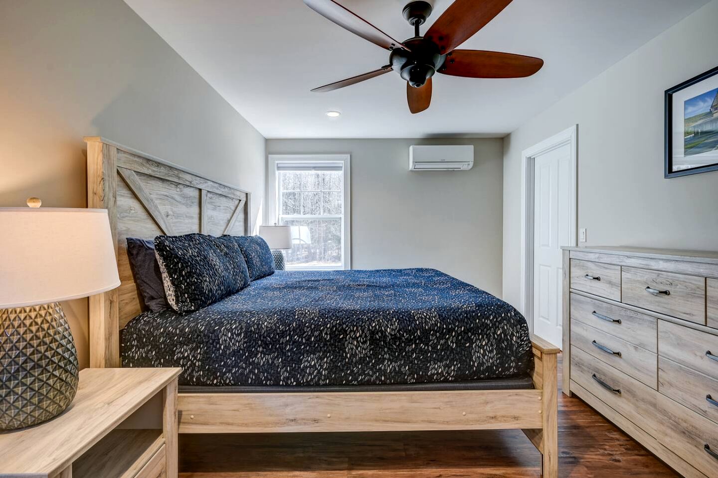 Luxury Mountain Townhouse with Private Hot Tub Near Cranmore Mountain Resort, North Conway, New Hampshire
