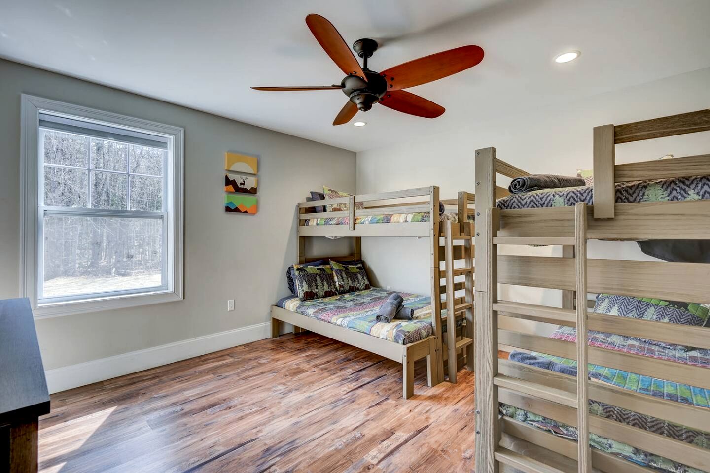 Luxury Mountain Townhouse with Private Hot Tub Near Cranmore Mountain Resort, North Conway, New Hampshire